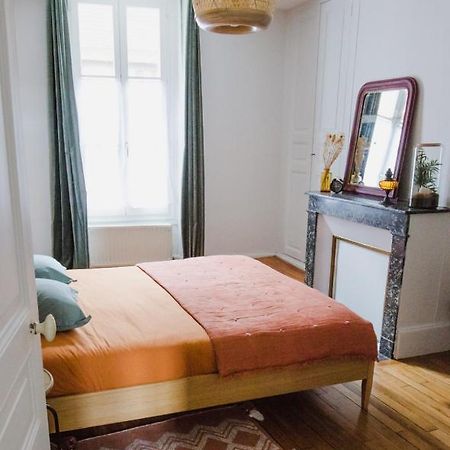 Passage De L'Horloge Apartment Оксер Екстериор снимка