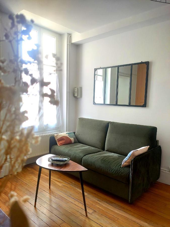 Passage De L'Horloge Apartment Оксер Екстериор снимка