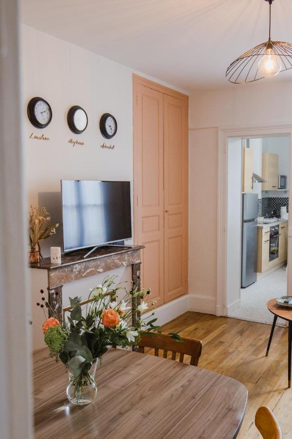 Passage De L'Horloge Apartment Оксер Екстериор снимка